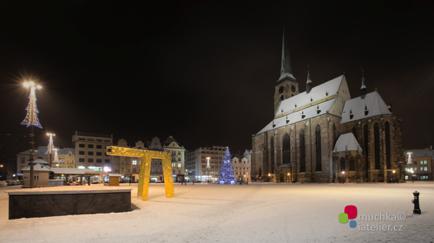 Plzeň- náměstí Republiky
zimní pohled na kostel sv. Bartoloměje 001